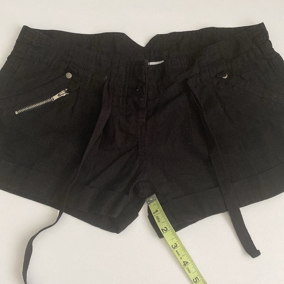 Max Rave Linen Shorts - Picture 12 of 13